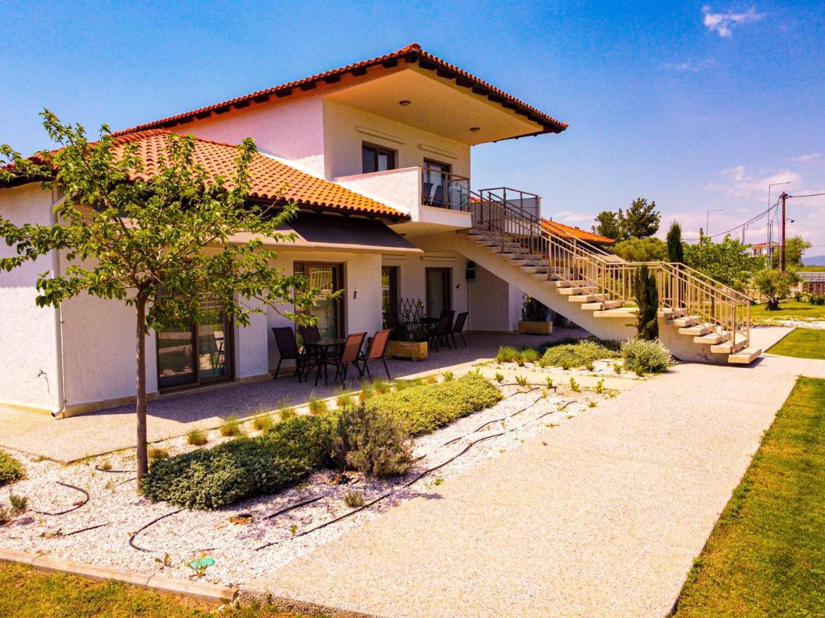 Varkes Suites 1 Nea Poteidaia Exterior photo